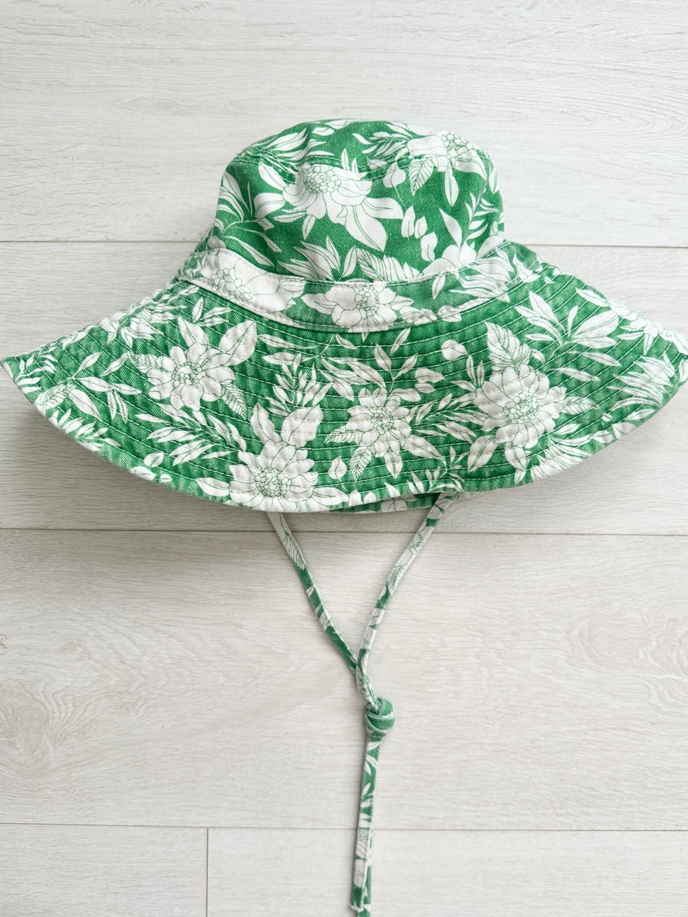 AE Road Tripper Hat Green Floral Prints Wide-Brim Bucket Hat Sun Hat One Size